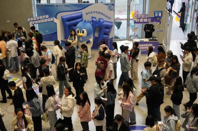 重庆警方今年打掉境内外电诈团伙198个 重拳出击成效显著