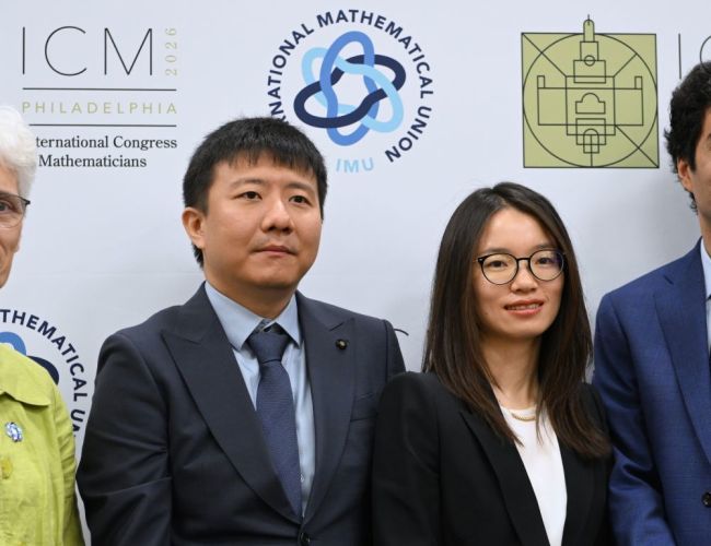 中国籍数学家首获菲尔兹奖说明了什么