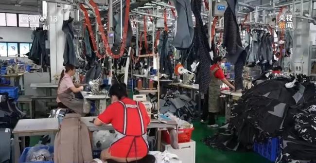 服装厂办2000平方米“暑期托管班” 温暖留守家庭