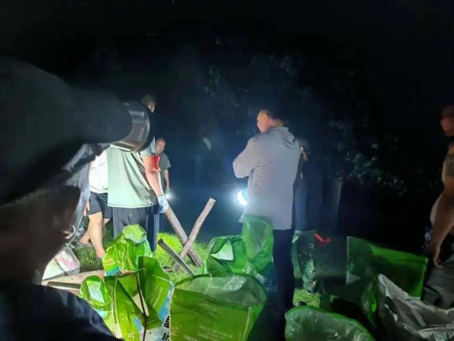 鞍山46岁副镇长倒在防汛一线 洪流见证赤诚