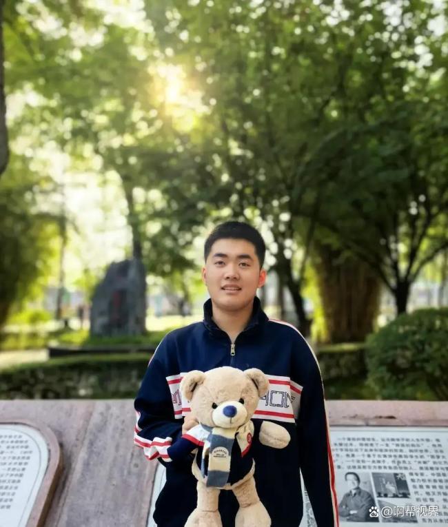 独臂少年664分考上清华 逆境中的坚韧之路