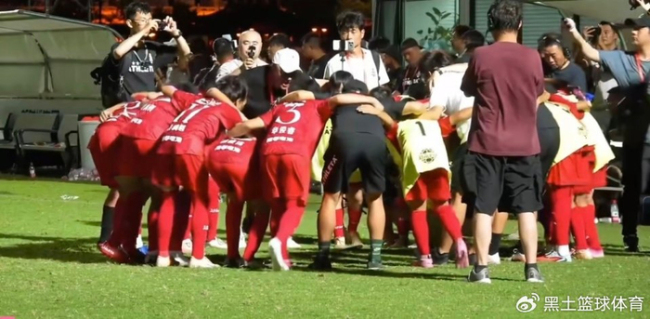 7-0,中国足球小将横扫“5-0干巴萨第一人” 董路握拳怒吼 红队强势晋级
