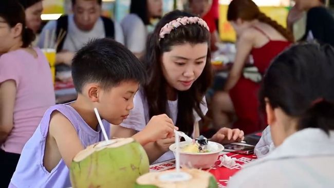 夏日消费热潮涌动 文旅绘就多彩暑期生活