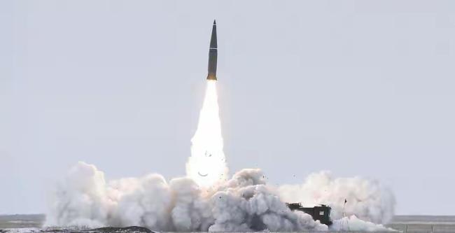 伊朗导弹甩开美军拦截弹画面 改写中东规则