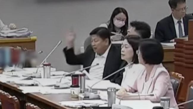台立法机构爆发口角冲突 蓝绿民代争执不休
