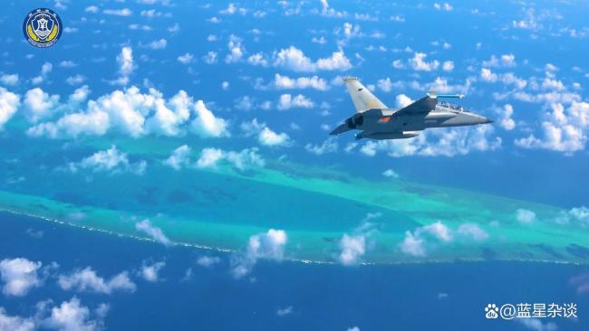 我军教练-10现身黄岩岛有何用意 低空慢速飞行优势显现