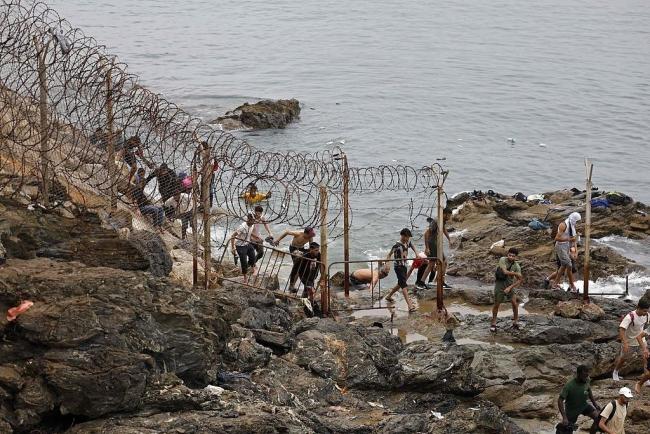 6万非法移民登陆西班牙8万人口飞地 引发欧洲多国反应