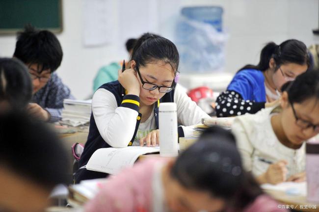211大学生应聘暑假工变家教
