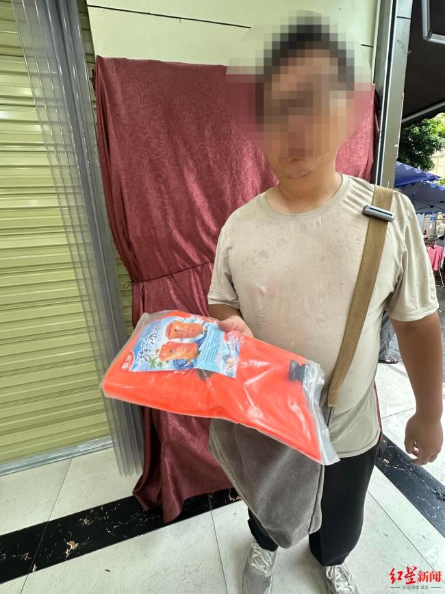 男子买到破损游泳跟屁虫退货遭怼