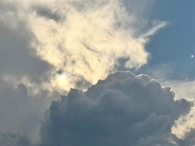 北京上空邂逅积云美景 雨后奇幻云景映古都