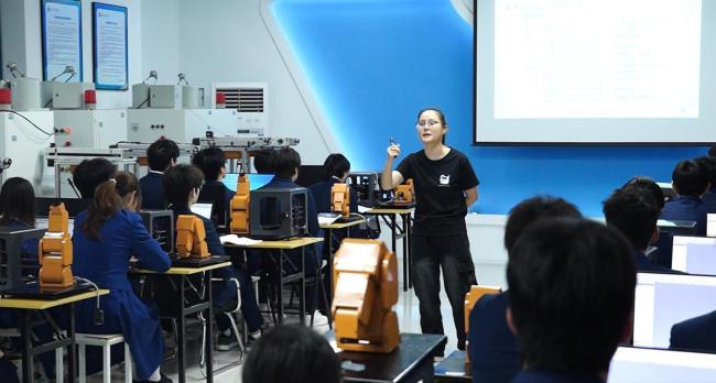 武汉商贸职业学院招办老师送报考锦囊 专业选择与志愿填报攻略