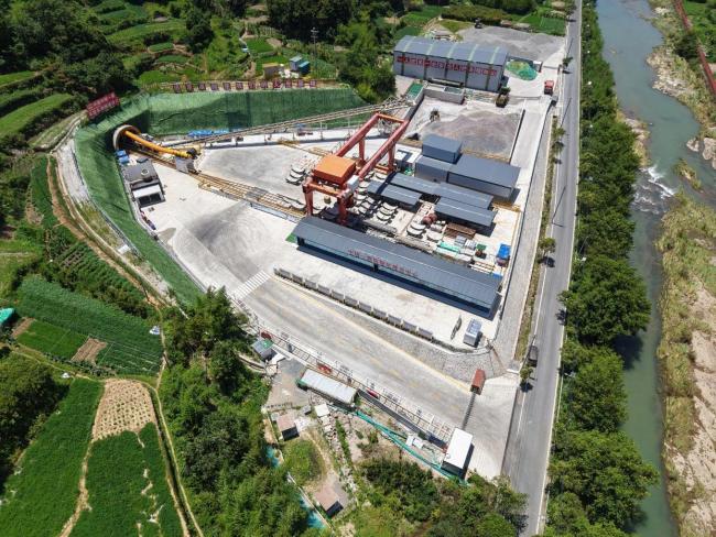 浙江穿山越岭保供气 攻坚推进天然气管道工程