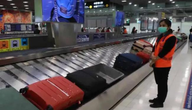 泰国机场：旅客不在场也可开箱行李