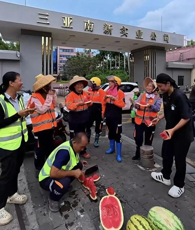 跨越3000公里！宁夏姑娘买来33吨硒砂瓜，送给三亚最美的人 千里送甜意