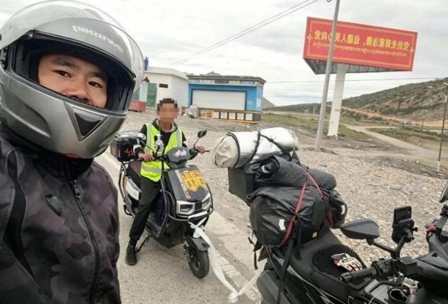 少年骑电动车到拉萨 父亲已动身去接 独行引发全网热议