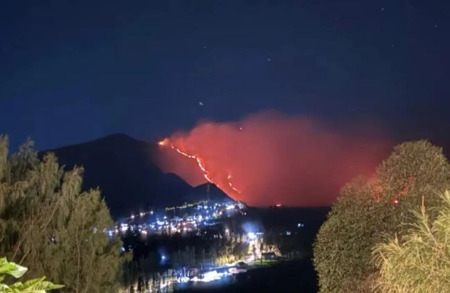 网红火山关闭多名中国游客取消行程 行程调整引发关注