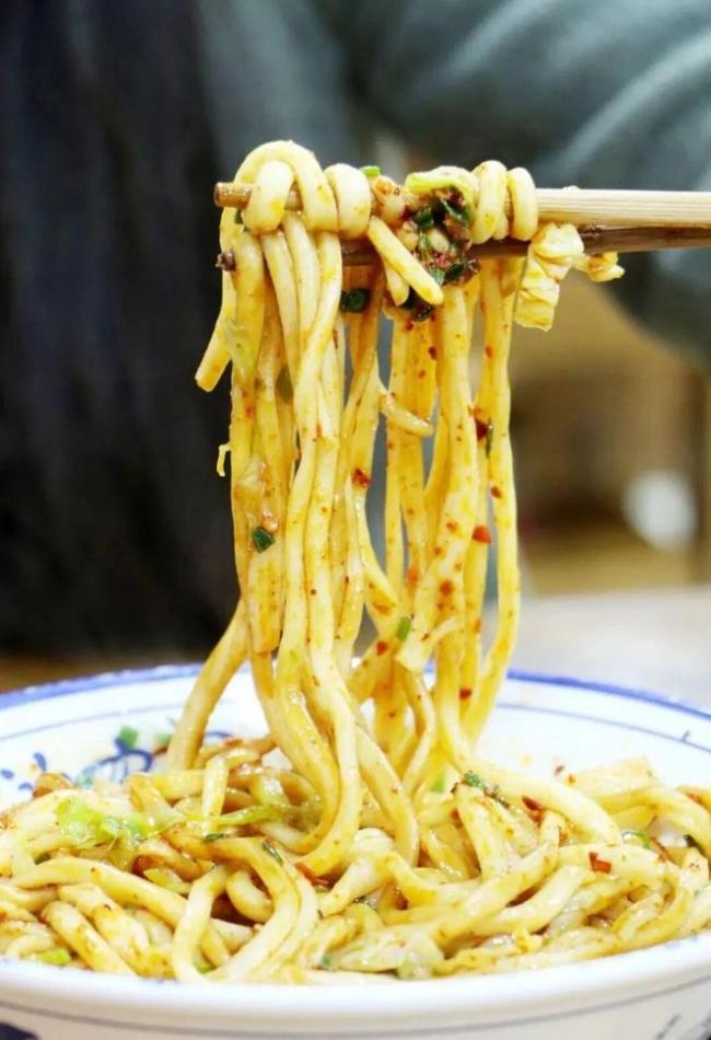 网友戏称西安面食为“褪黑素” 高碳水美食图谱