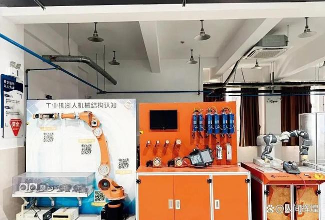 砸30万补课到700分最后上了职校 高分转投职业教育