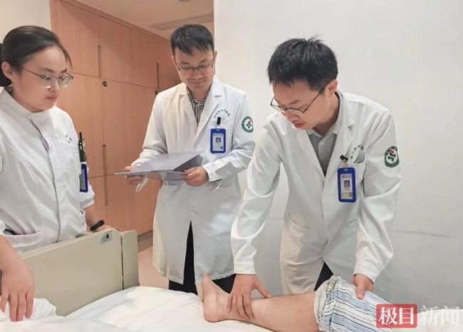 22岁男生卧床刷手机刷出电子血栓