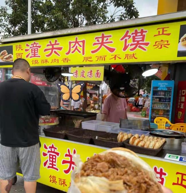 胖东来关闭老店 游客专程来再看一眼 告别繁华旧址