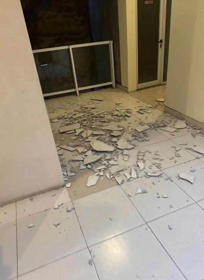 中国游客亲历印尼强震头撞墙出血 地震引发海面漩涡船只侧翻