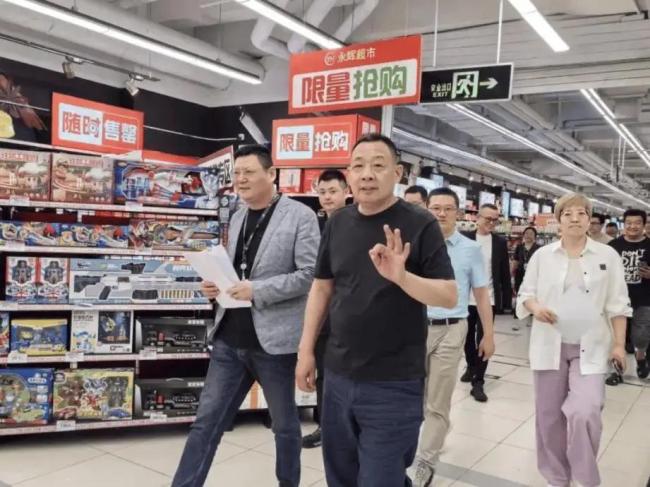 胖东来关闭老店 游客专程来再看一眼 告别繁华旧址