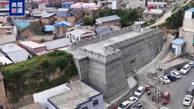 央视调查明代古城墙“拆旧建新” 老砖石去向引争议