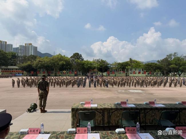 霍启刚晒照分享儿子参加军事夏令营 16天锤炼体魄意志