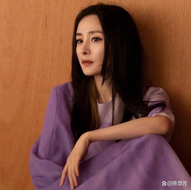 杨幂ELLE金九封面 十三年持续影响力