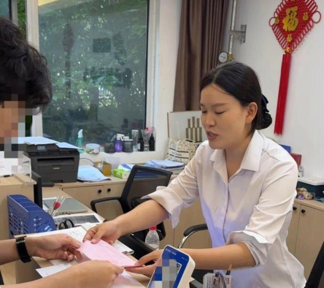 孩子考上985 全家免3年物业费 神仙物业引热议