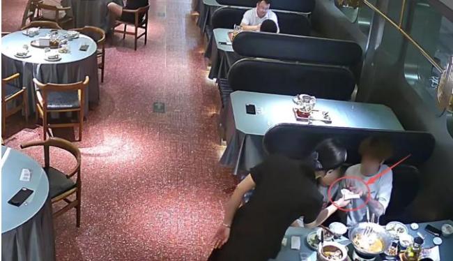3人网购活蟑螂2天讹诈饭店3000元 恶意索赔团伙被刑拘