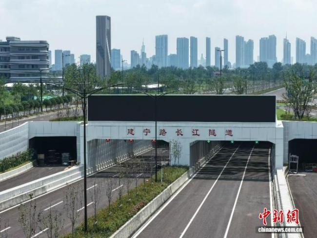 南京建宁路长江隧道通车