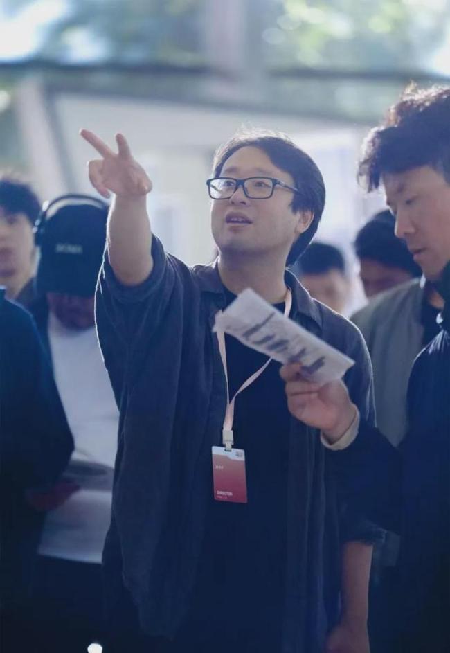 《年会2》无限流真能拯救打工人吗 笑声包裹现实困境