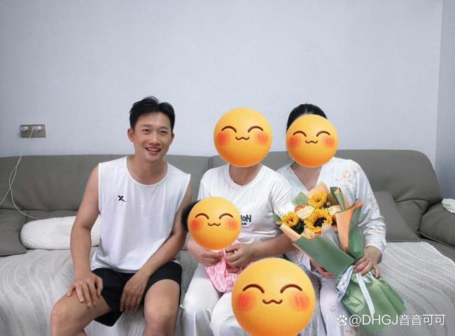 殷世航恭喜男德当爸
