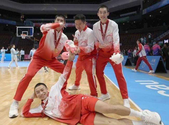中国男篮确定世预赛15人大名单 争议与挑战并存