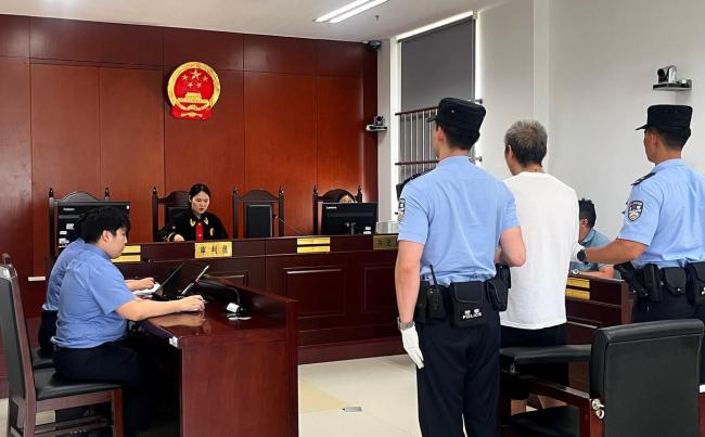 乘客开门杀致1人死亡司机获刑
