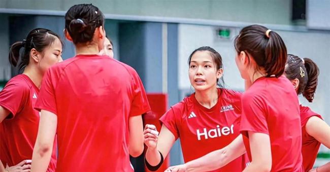 中国女排队员回应开门红 吴梦洁火线复出争胜