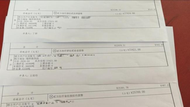 社区停水超40天居民接水只舍得吃 盼望恢复正常生活