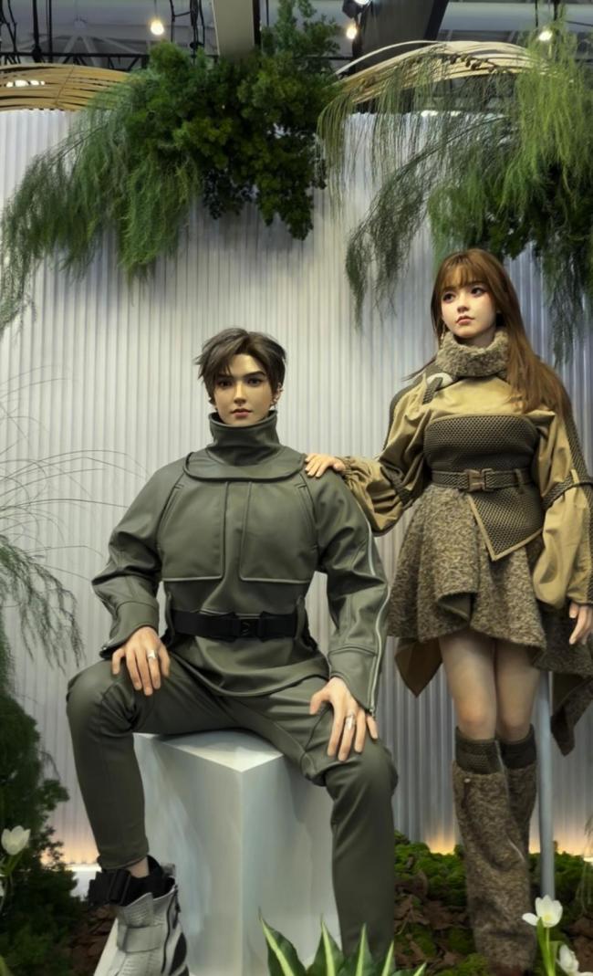 机器人大会这些帅哥美女原来是机器人 科幻感十足引关注