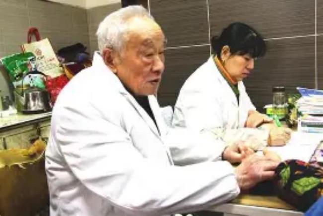 不吃主食减肥是误区 透支健康不可取
