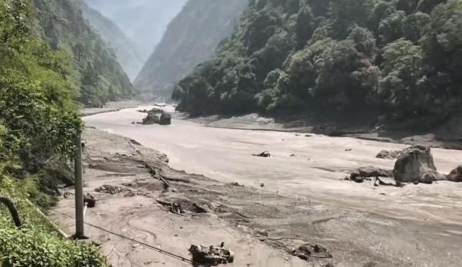 吉隆泥石流为何突发性强破坏性大 多方因素叠加所致
