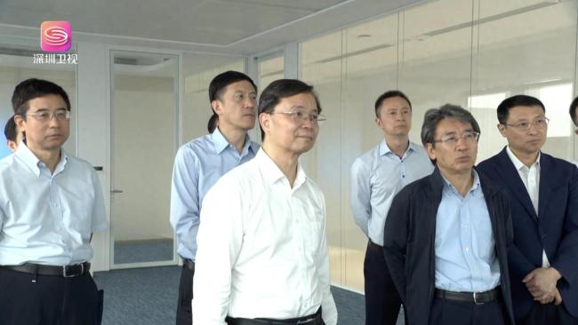 新任深圳市代市长李运首次调研赴华为