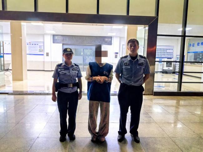 女子主动到派出所问“我是不是逃犯?” 真是在逃人员被抓获