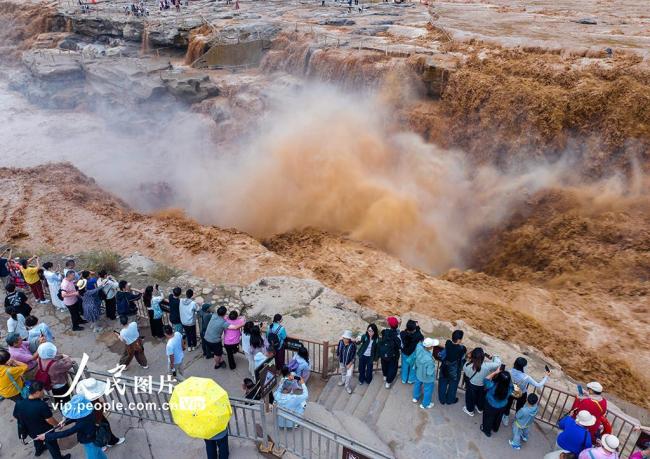 山西吉县：黄河壶口瀑布水量增大