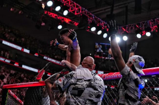 UFC格斗之夜上海站人气火爆 宋亚东KO创纪录