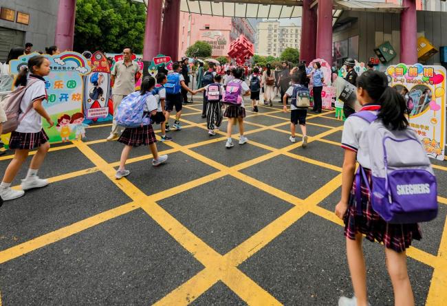 95后家长用AI一键搞定开学采购