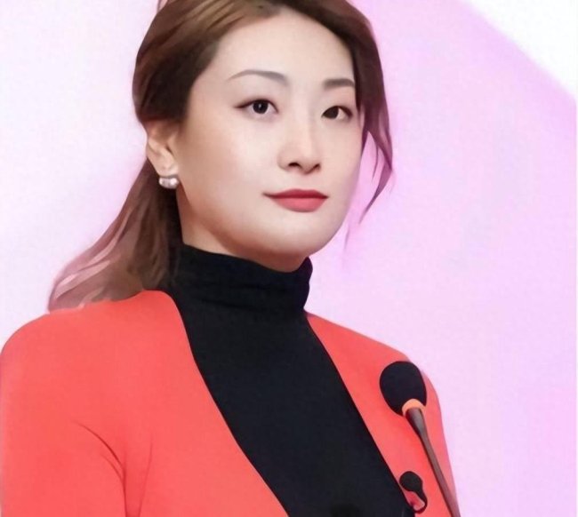 宗馥莉卖不动汽水 线上转型遇冷