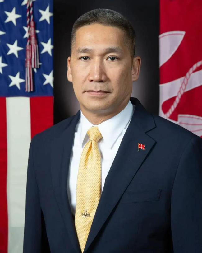 特朗普提名海军部长曾是“越南难民”