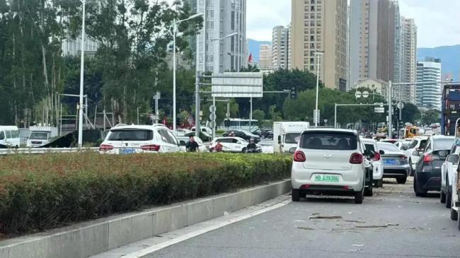 “泡水鞋无盒 70元2双”