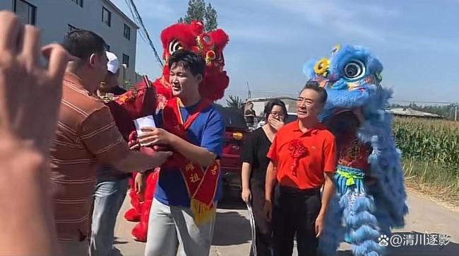 “陆老爷”寇振海儿子考上世界名校 金榜题名回乡祭祖